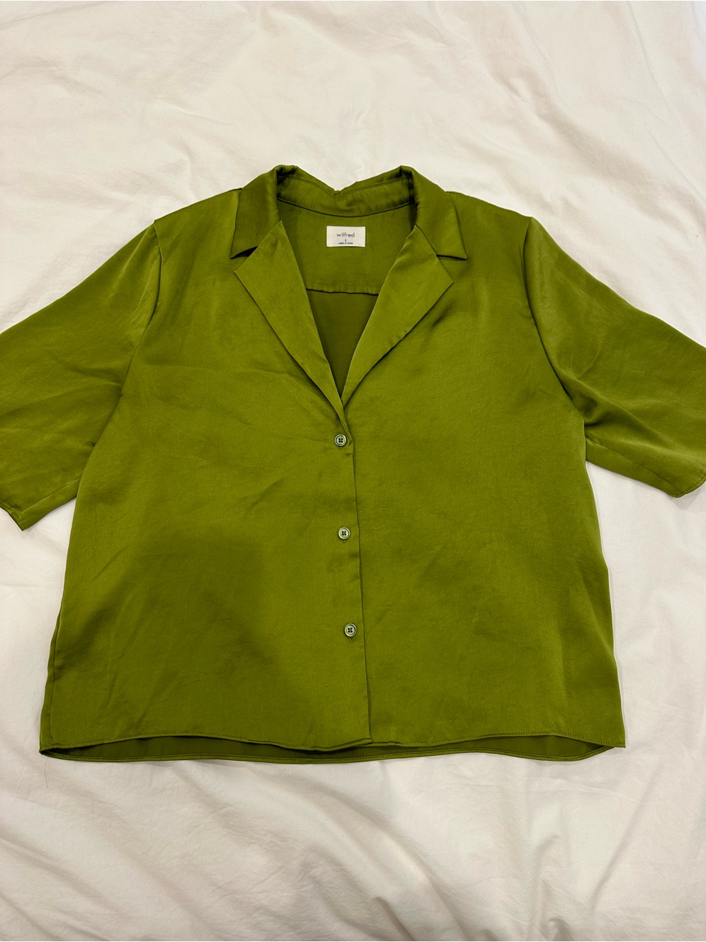 Aritzia Wilfred Satin Crop Button-Down Blouse